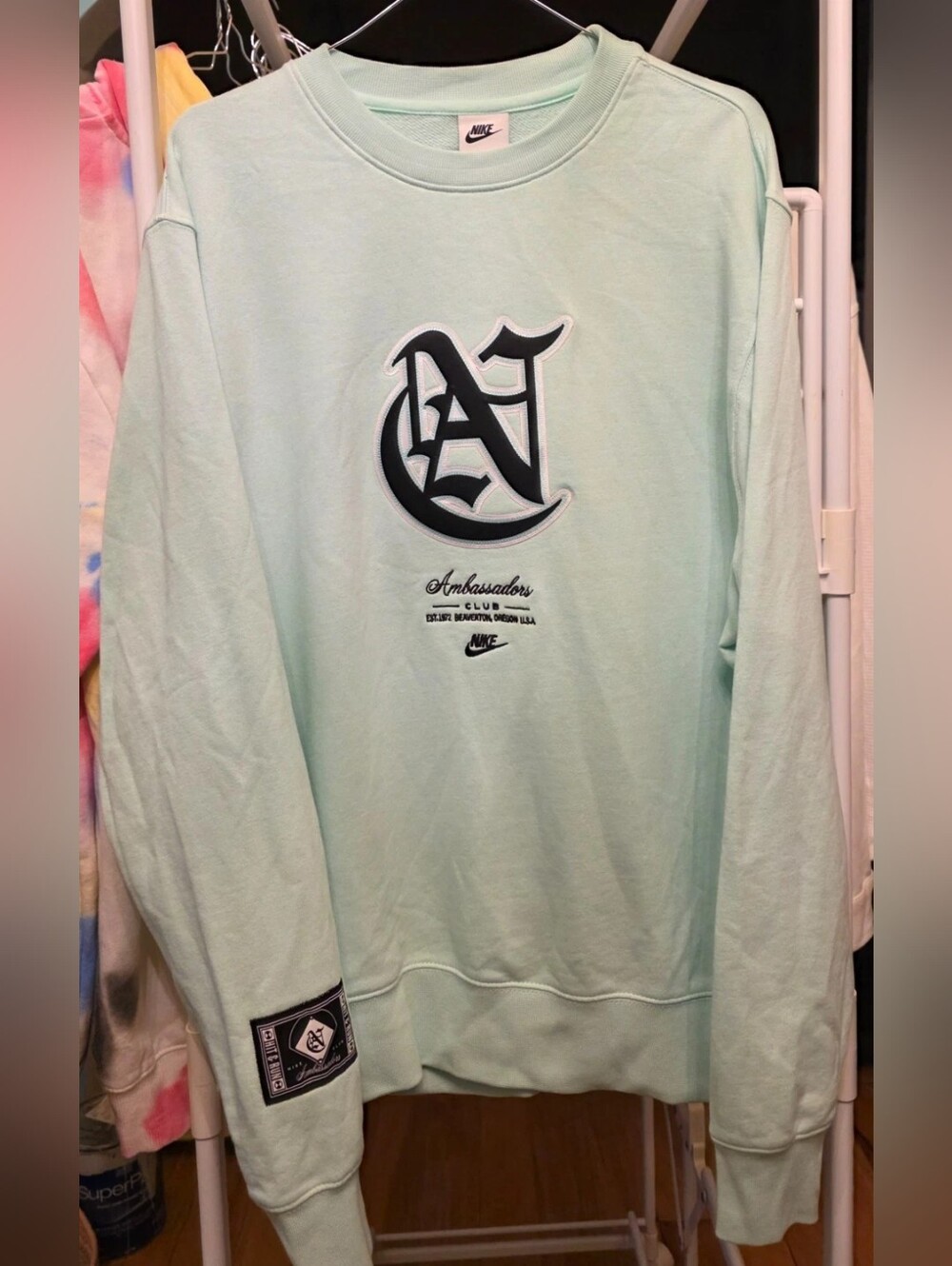 Mens Nike Sweatshirt. Mint Green, Size Medium. Never Worn